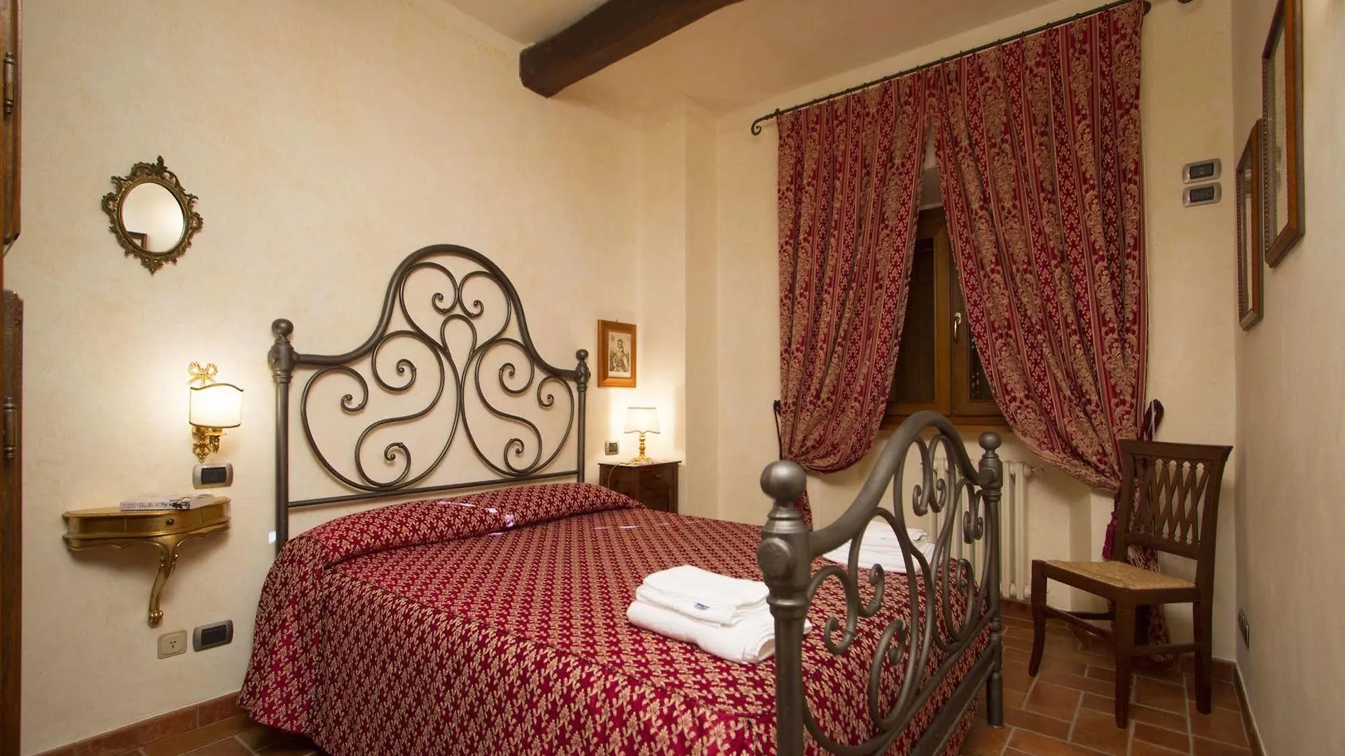 Rocca Di Pierle, Agriturismo Di Charme - Cortona Mercatale  0*, Mercatale (Arezzo) Italy